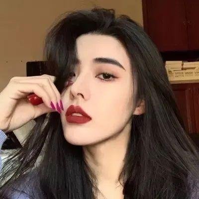 小犬与女孩